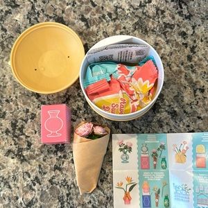 MGA miniverse make it mini lifestyle home series 1 Peonies